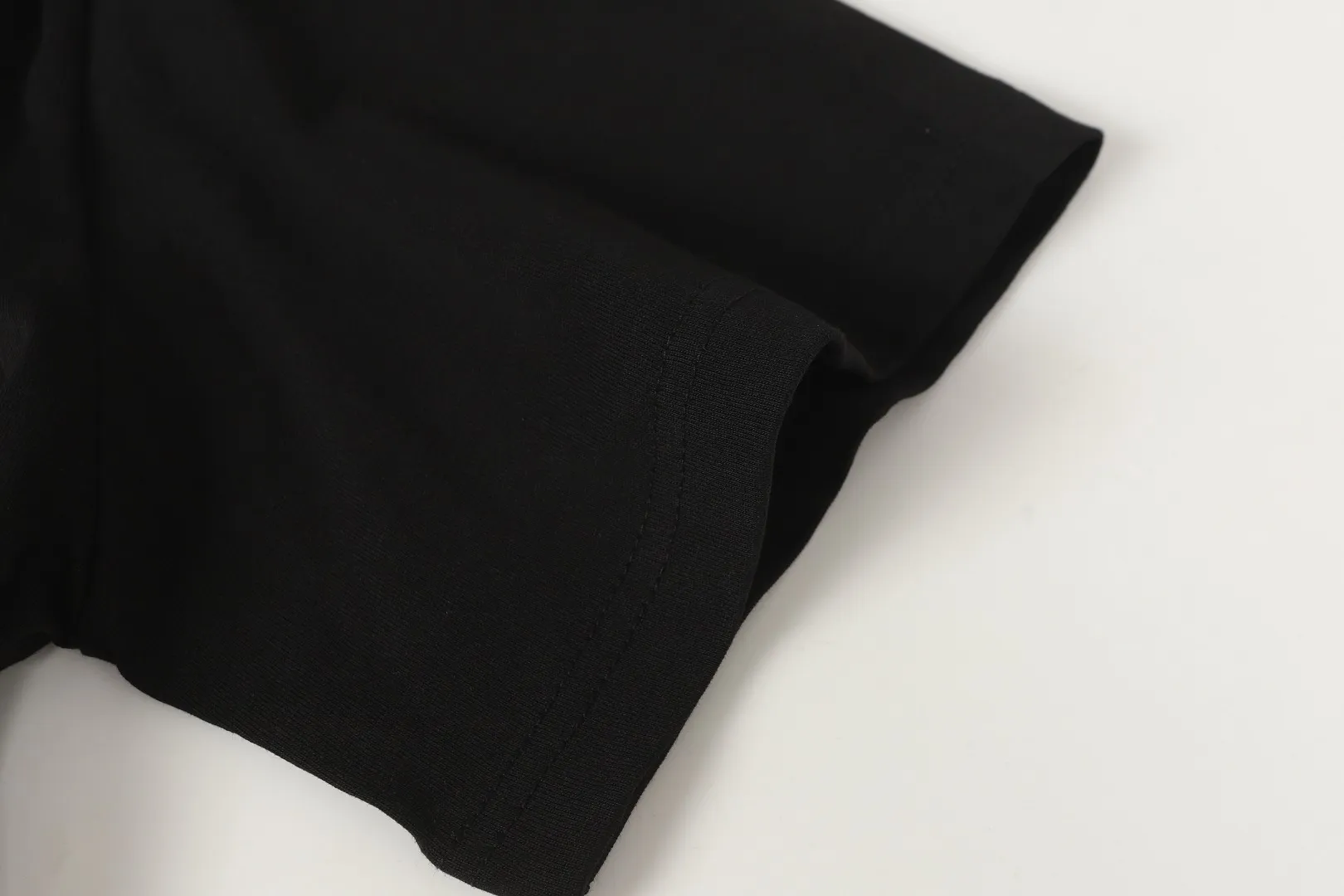 740# / I P54 Hellstar In Stock T （fabric):32 240 Sizes（size）：S-M- L- X L （colour）： Black/